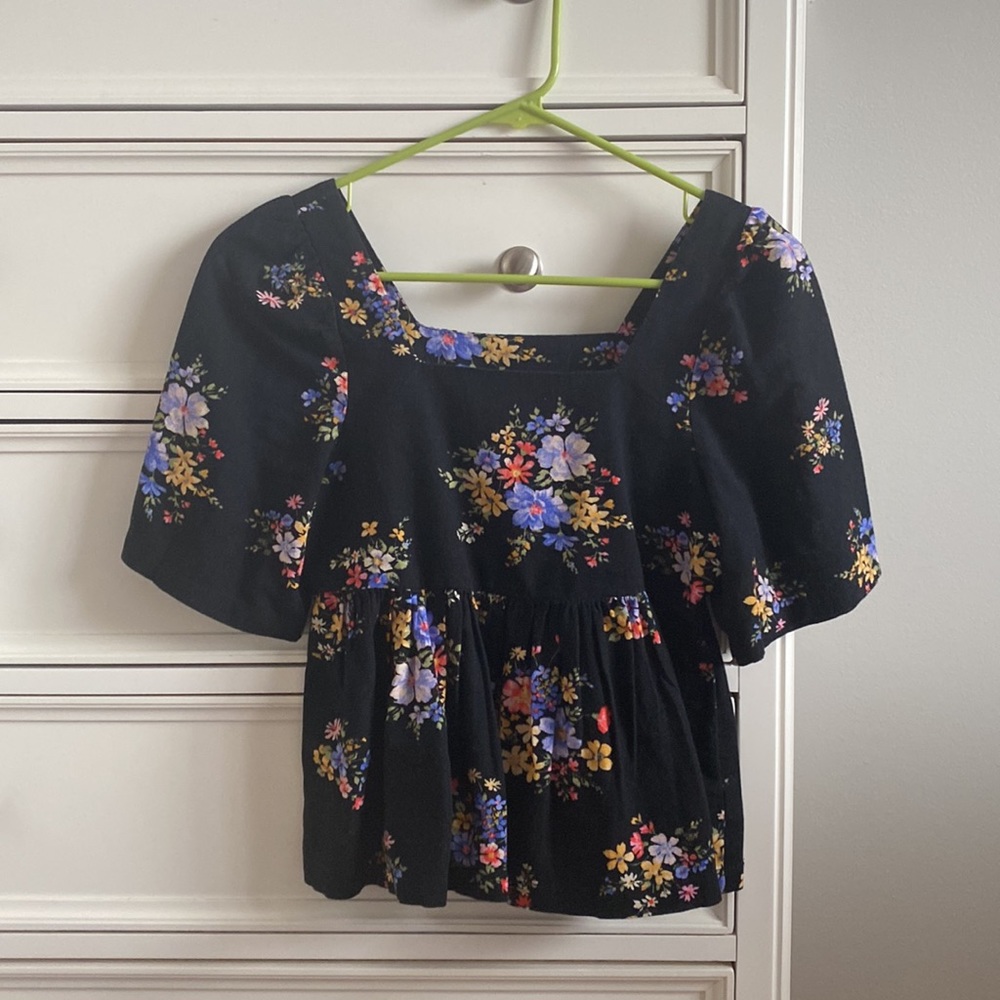 American Eagle square neck floral top